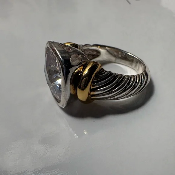 Vintage “Best” Signed Two Tone Statement Ring | Cushion Cut Crystal | Size 7.5 - Picture 11 of 12